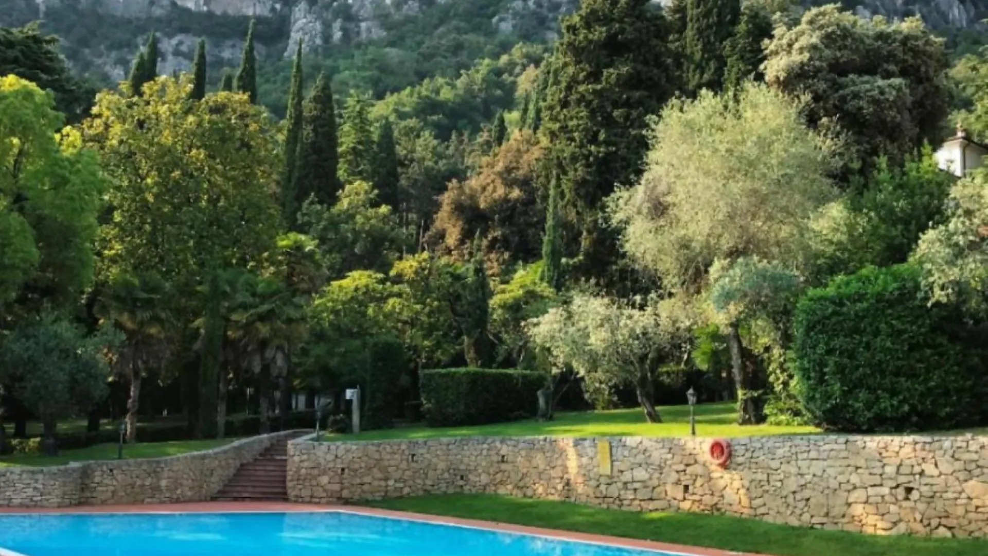 Exclusive Villa Punta San Vigilio 加尔达