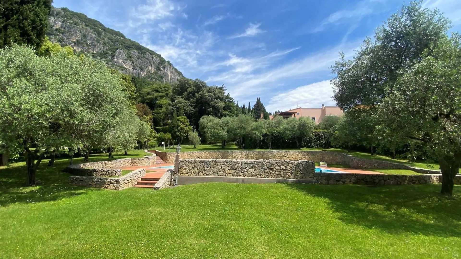 Exclusive Villa Punta San Vigilio Garde